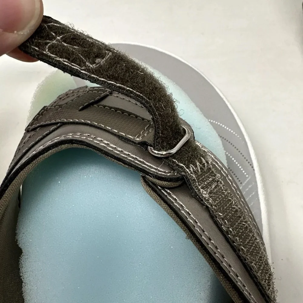 Clarks Breeze Sea‎ Women's Sandals Comfort Flip Flops Pewter Size 10 M